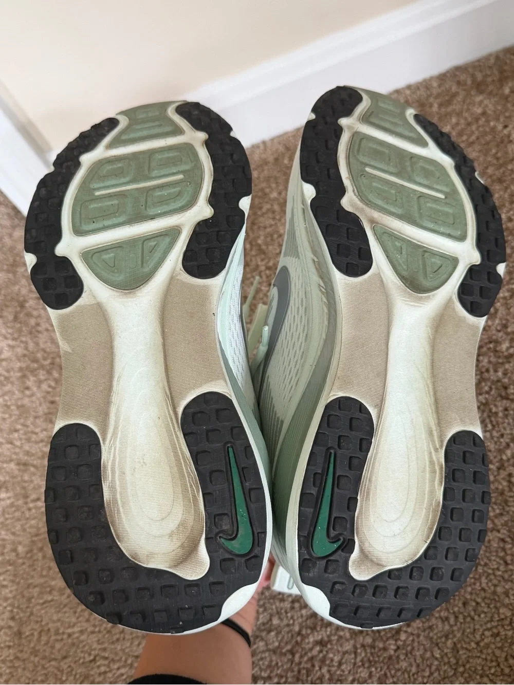 Nike Women’s Mint Green Athletic Running Shoes